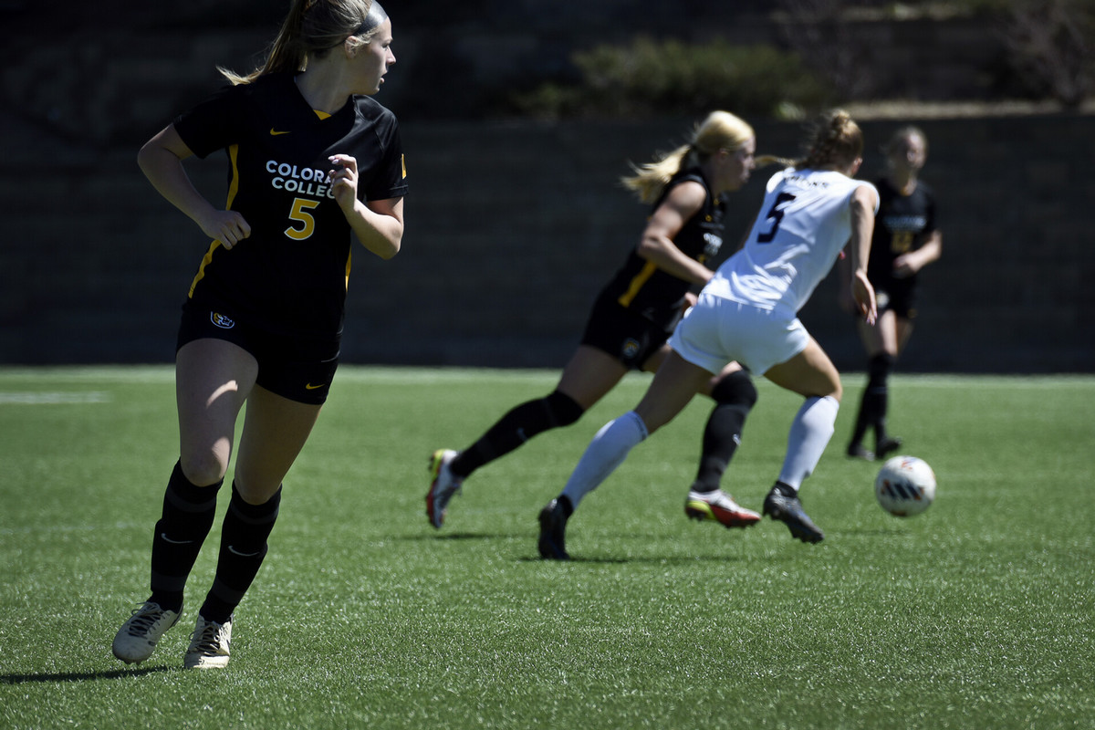 Emma Smith, midfield, forward. CC Women’s Soccer played a game against Kansas State University and won 2-1 on April 14 at Stewart Field at Colorado College. Photo by Jamie Cotten / Colorado College
